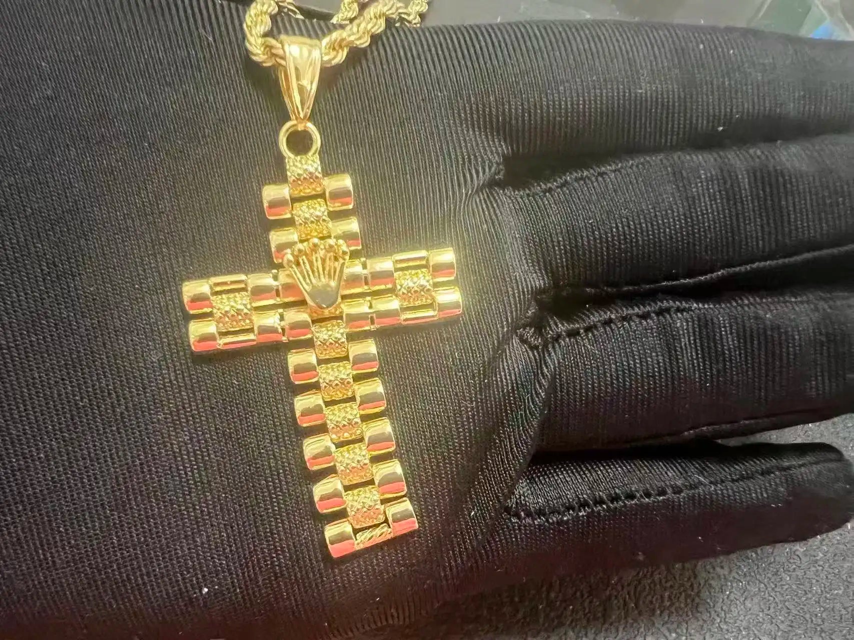 Hip Hop Stainless Steel Cross Catholic Pendant Men Women Gold Vintage Religious Jesus Prayer Amulet Jewelry Gifts