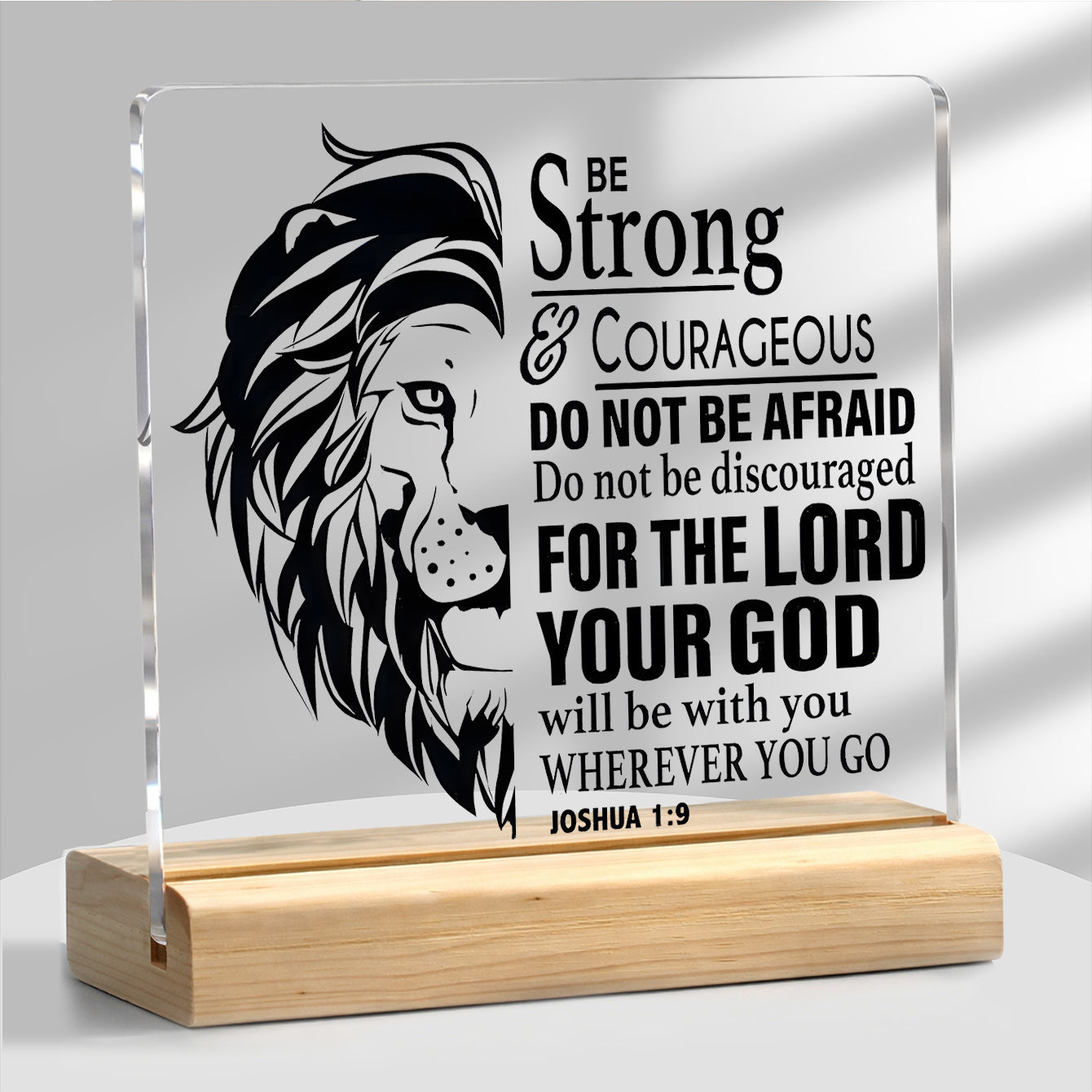 2D Flat, 1pc Christian Bible Verse Plaque with Wooden Base & Acrylic Plate - "Be Strong and Courageous" Joshua 1:9 Suitable for Home Office Desk Decor, Religious Gift for, &, Birthday Christmas Present, Bible Verse Decoration, 2D Flat